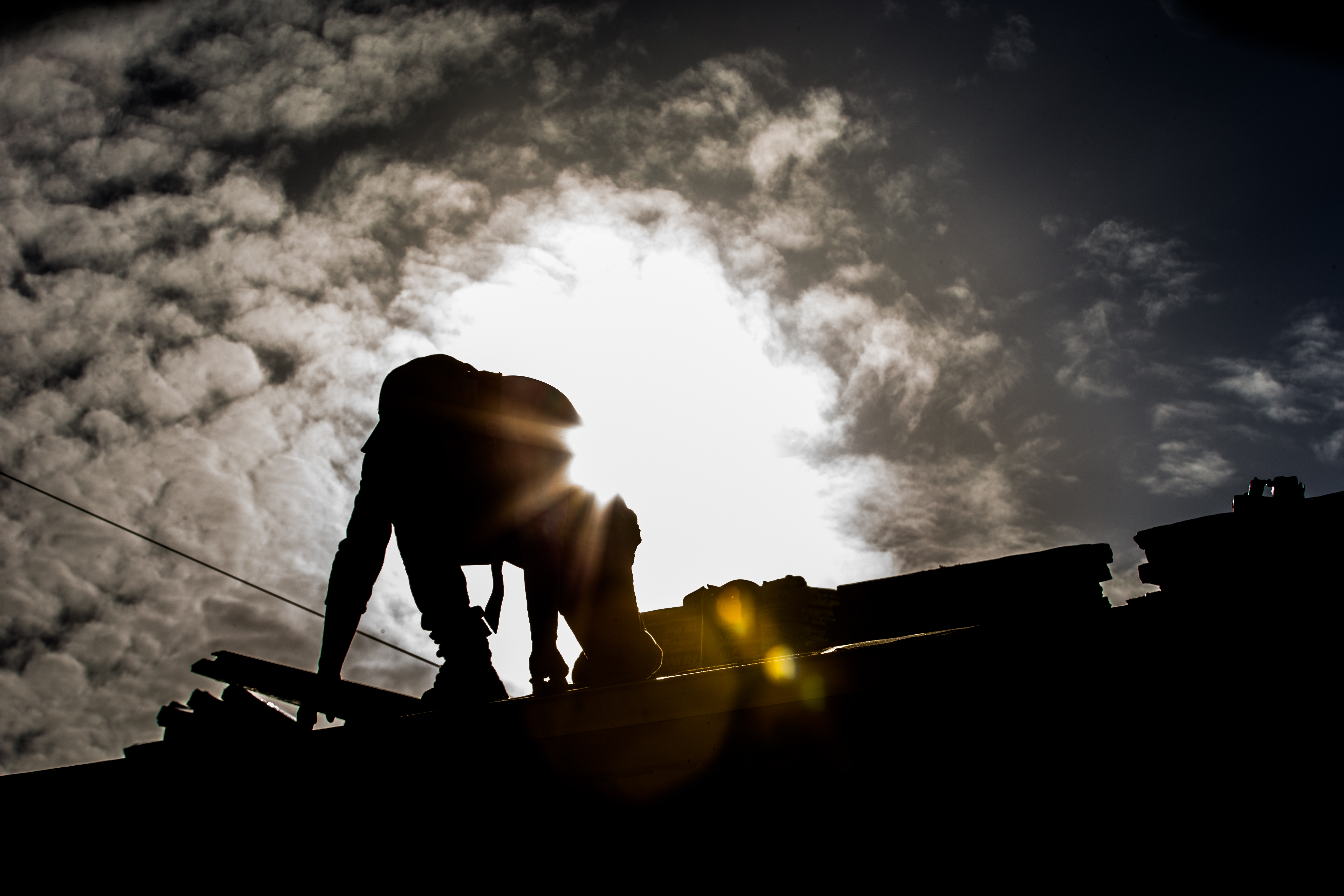 FORT MYERS, FLORIDA, USA (10/12/16)-Diego Ixtotoyac installs GAF Timberline® Lifetime Architectural Roofing Shingles on a new Habitat for Humanity home.  



GAF, North America’s largest roofing manufacturer, has an ongoing national partnership with Habitat for Humanity, providing roofing materials for Habitat for Humanity projects while GAF Master Elite® and Certified™ Contractors donate roofing installation services in their communities through March of 2017.



© Habitat for Humanity International/Ezra Millstein